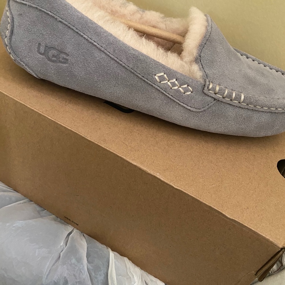 Authentic Ugg Ansley loafers